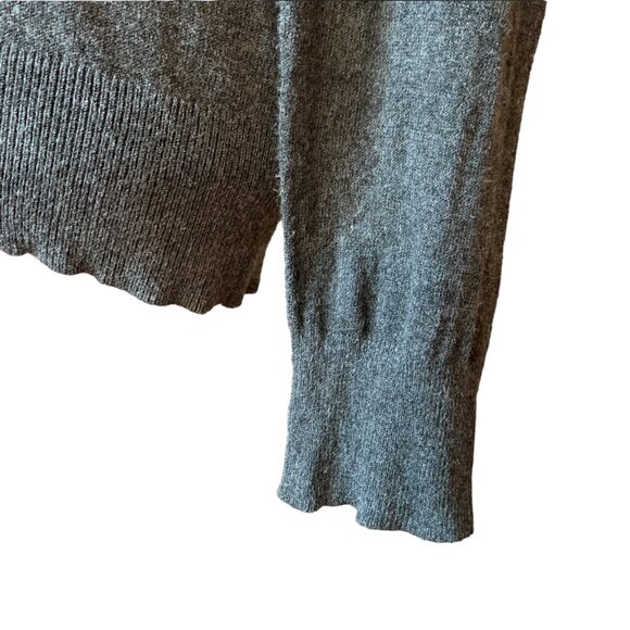 TWIK - Gray with black trim - Sweater with Bows in Back long sleeves - Large - Picture 9 of 12